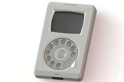 This is how an Apple iPhone would have looked like had it debuted in the '80s