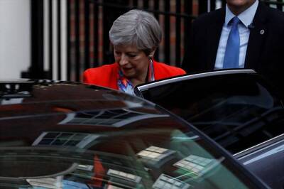 Theresa May Admits Shedding 'a Little Tear' Over UK Poll Result