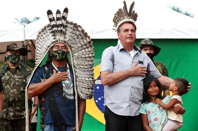 Brazil Prez Bolsonaro Booed on Plane, Tells Critics to 'Take a Donkey'
