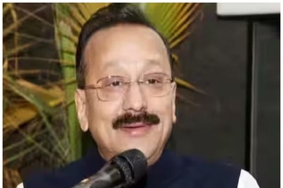 Congress MLA and Former Maharashtra Minister Baba Siddique Resigns From Congress After 48 Years