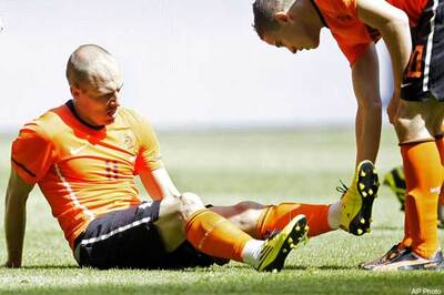 Injured Robben to stay in Dutch squad