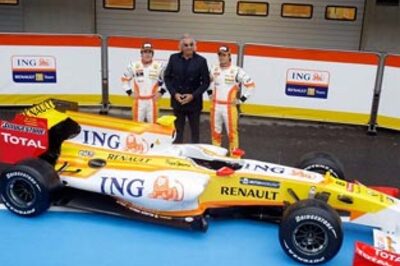 Renault team unveils 2009 Formula 1 car