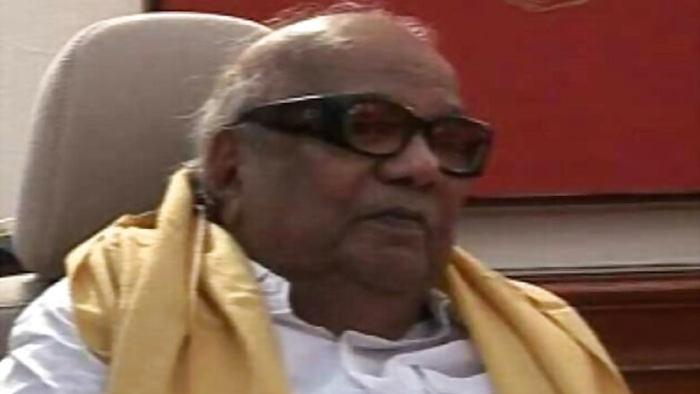 Union Minister Natarajan meets Karunanidhi at his residence