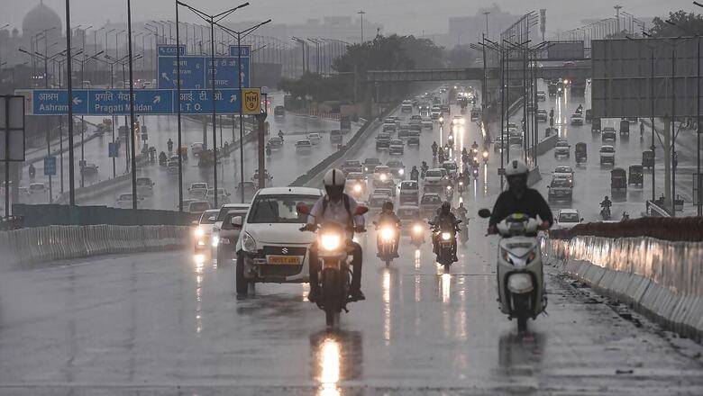 Moderate Rainfall Expected to Continue in Delhi for Next 24 Hours, Says IMD