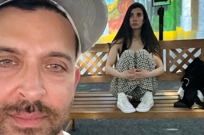 Hrithik Roshan Drops Throwback Selfie With GF Saba Azad From Their London Trip, Take a Look