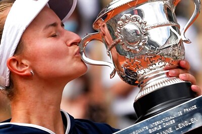 French Open 2021 Women’s Singles Final Highlights: Barbora Krejcikova Beats Anastasia Pavlyuchenkova 6-1, 2-6, 6-4 to Win Maiden Grand Slam Singles Title