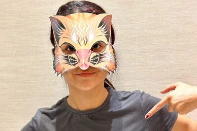 Kisi Ka Bhai Kisi Ki Jaan: Shehnaaz Gill Looks Adorable As She Puts On Cat Mask to Promote Billi Billi