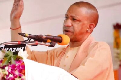 ‘BJP Scared of Her Durga Avatar’: Congress Slams Yogi for Remarks on Priyanka for Sweeping Floor