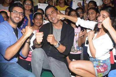 Akshay Kumar-Alia Bhatt's Recent Photos Show Their Incredible Off-screen Chemistry