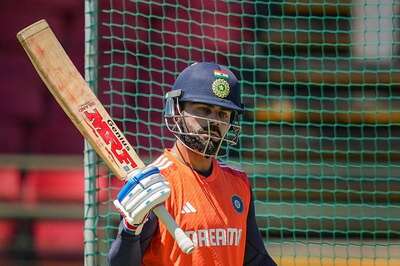 IND vs SA: Virat Kohli Trains Hard to Get Ready For Left-arm Pace Challenge, Shardul Thakur Returns to Nets as a Batter