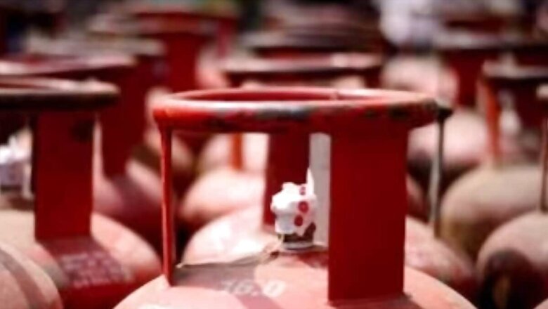 News18 Evening Digest: LPG Cylinder Prices Slashes by Rs 200 And Other Top Stories