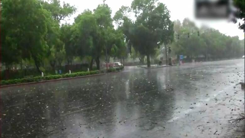Light Rains, Gusty Winds Make Delhi Weather Pleasant; Air Quality 'Satisfactory'
