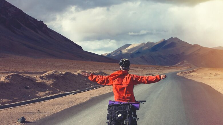 Kashmiri Cyclist Attempts Leh-to-Manali Ride in 30 Hours, Eyes World Record