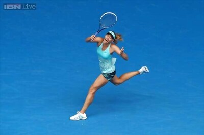 Maria Sharapova reaches fourth round in Melbourne