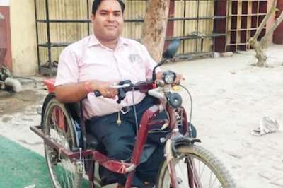 Meet Bihar's Chunnu Mishra, A Differently-abled Man Who Started School For Kids