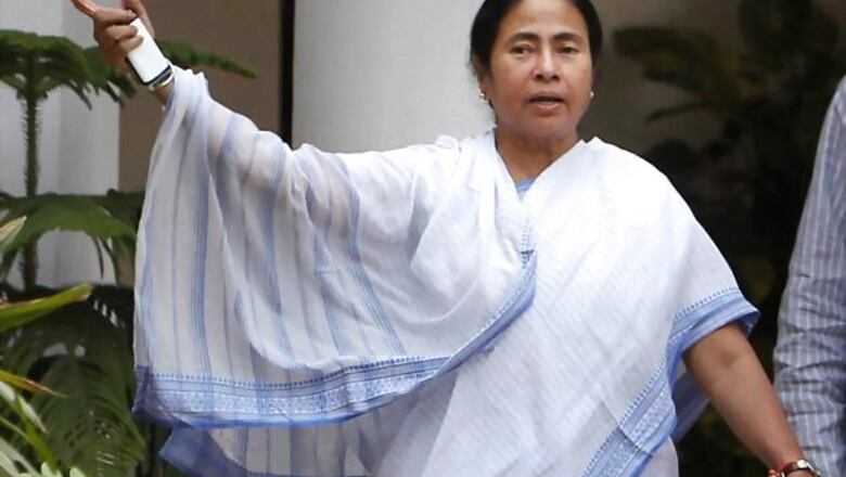 WB: Mamata Banerjee visits dengue patients