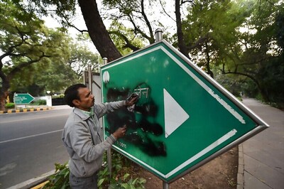 Akali MLA Blackens Aurangzeb Lane's Signboard in New Delhi, Calls Mughal Emperor a 'Murderer'