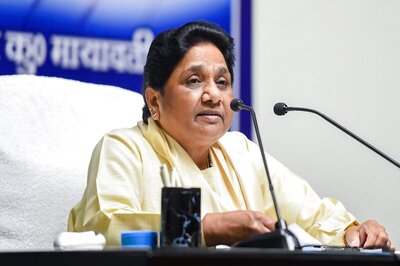 Atrocities on Farmers in Garb of Pollution Caused Due to Stubble Burning is Extremely Condemnable: Mayawati