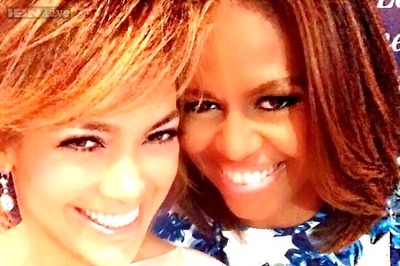 Jennifer Lopez posts selfie with Michelle Obama