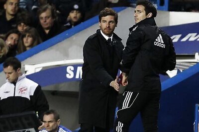 Struggling Chelsea head to Napoli amid pressure