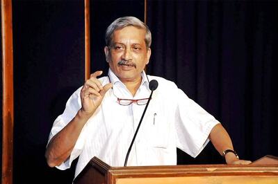 I Can't Force Industries to Employ Goans, Says Manohar Parrikar