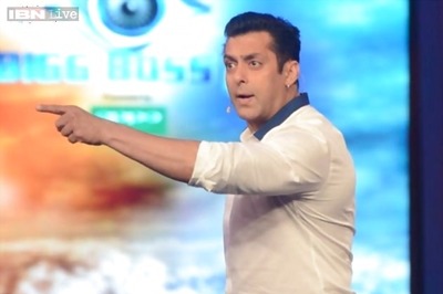 Bigg Boss 8: Salman Khan gets upset with Karishma Tanna, walks off the stage