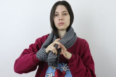 How to Wear a Scarf