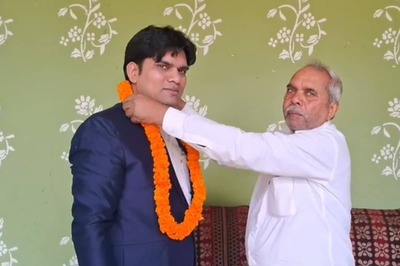 Meet Virendra Kumar Yadav, The UP Assistant Professor Who Broke All Socioeconomic Barriers