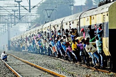 Mumbai Commuters Hit as Local Trains Get Delayed Due to Glitch at Goregaon Station Signal