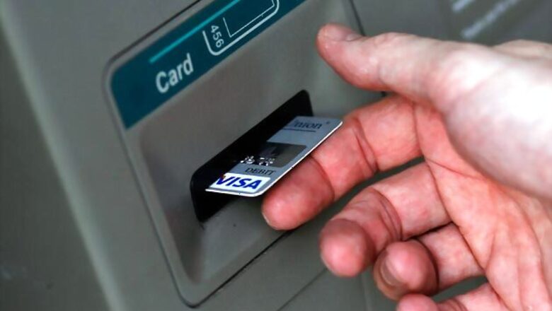 Odisha: People from Phailin hit area going to Andhra Pradesh for ATM