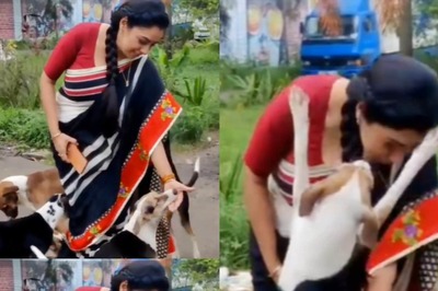 Anupamaa Star Rupali Ganguly Pets Street Dogs, Fans Call Her 'Best Maa in Reel and Real Life'