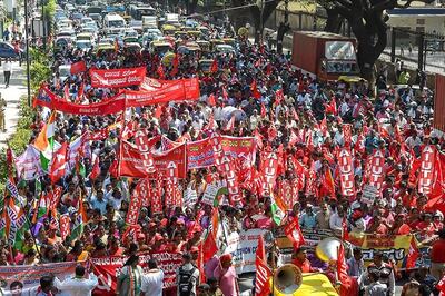 Bharat Bandh Called by 'Dissatisfied' Central Trade and Bank Unions to Hit Bank and Transport Services Today