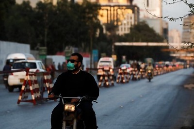 Pakistan's First Coronavirus Death Exposes Nation's Vulnerability