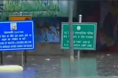 Watch: In Delhi, Auto Rickshaw Disappears In Waterlogged Minto Road Underpass