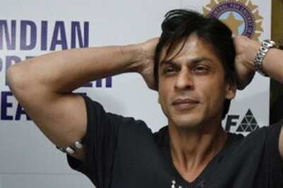 Sena targets SRK for backing Pak players