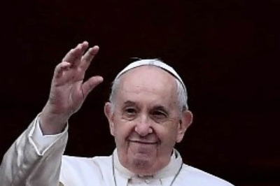 Pope Says War in Ukraine Would be 'Madness', Backs Talks