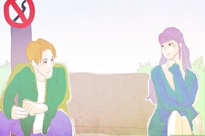 How to Flirt With a Guy You Don't Know