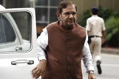 Sharad Yadav Revolts Against Nitish, Accuses Him of Betraying People