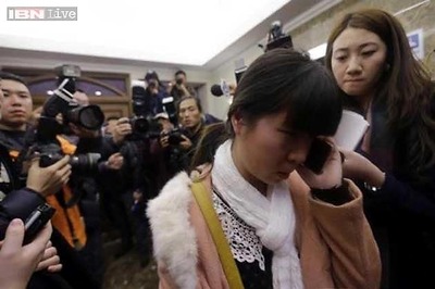 Vietnam says oil slicks seen as it searches for Malaysia plane