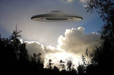 Pilots Report Spotting 'Very Fast' and 'Very Bright' UFO Over Ireland