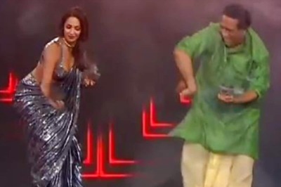 Malaika Arora Performs 'Dhunachi' with Anurag Basu on Super Dancer Chapter 4