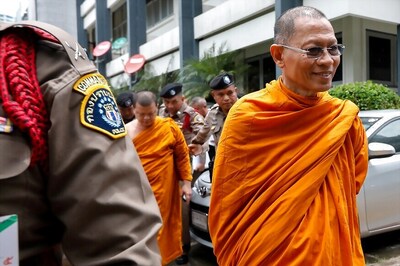 Thailand Arrests Senior Monks in Temple Raids to Clean up Buddhism