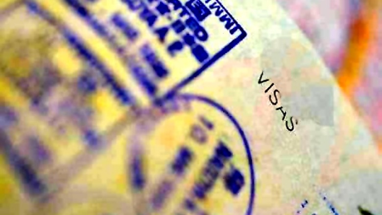 Kuwait lifts 5-month ban on commercial visit visa