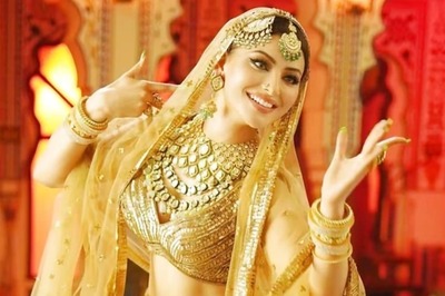 Urvashi Rautela Asks For Help After She Loses Her 24-Carat Gold iPhone During India Vs Pakistan Match