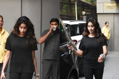 Janhvi Kapoor Keeps It Comfy and Causual In Black As She Gets Spotted Post Her Salon Session; Watch