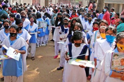 Lucknow School Goes Missing Overnight, Classes Held on Road