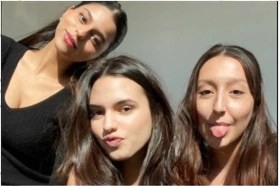 Suhana Khan is Glowing in This Selfie with Her Girlfriends in New York