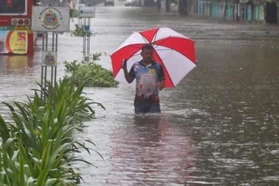 Rain May Dampen Festive Spirit During Dussehra as IMD Issues Alert for Bengal, Odisha, UP | See List