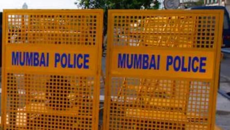 Mumbai Police Bust Mobile Phone Theft Racket Operating Via Hawala Channel & Selling Gadgets Abroad