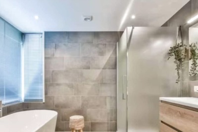 6 Reasons Why You Must Take A Cold Shower In The Morning